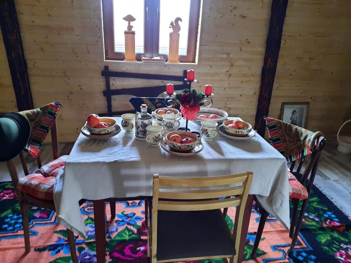 Villa Casa Bunicilor à Ciprian Porumbescu Extérieur photo