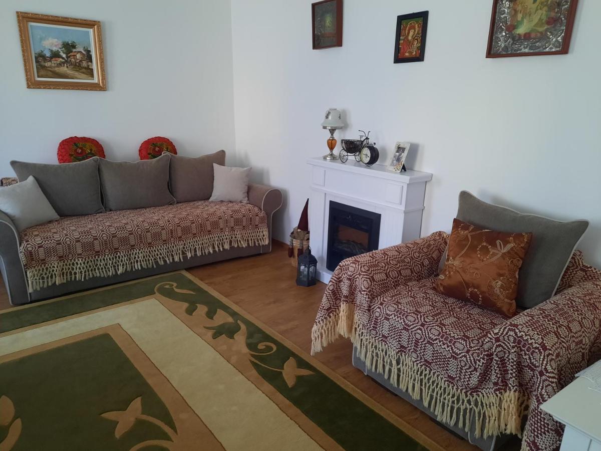 Villa Casa Bunicilor à Ciprian Porumbescu Extérieur photo