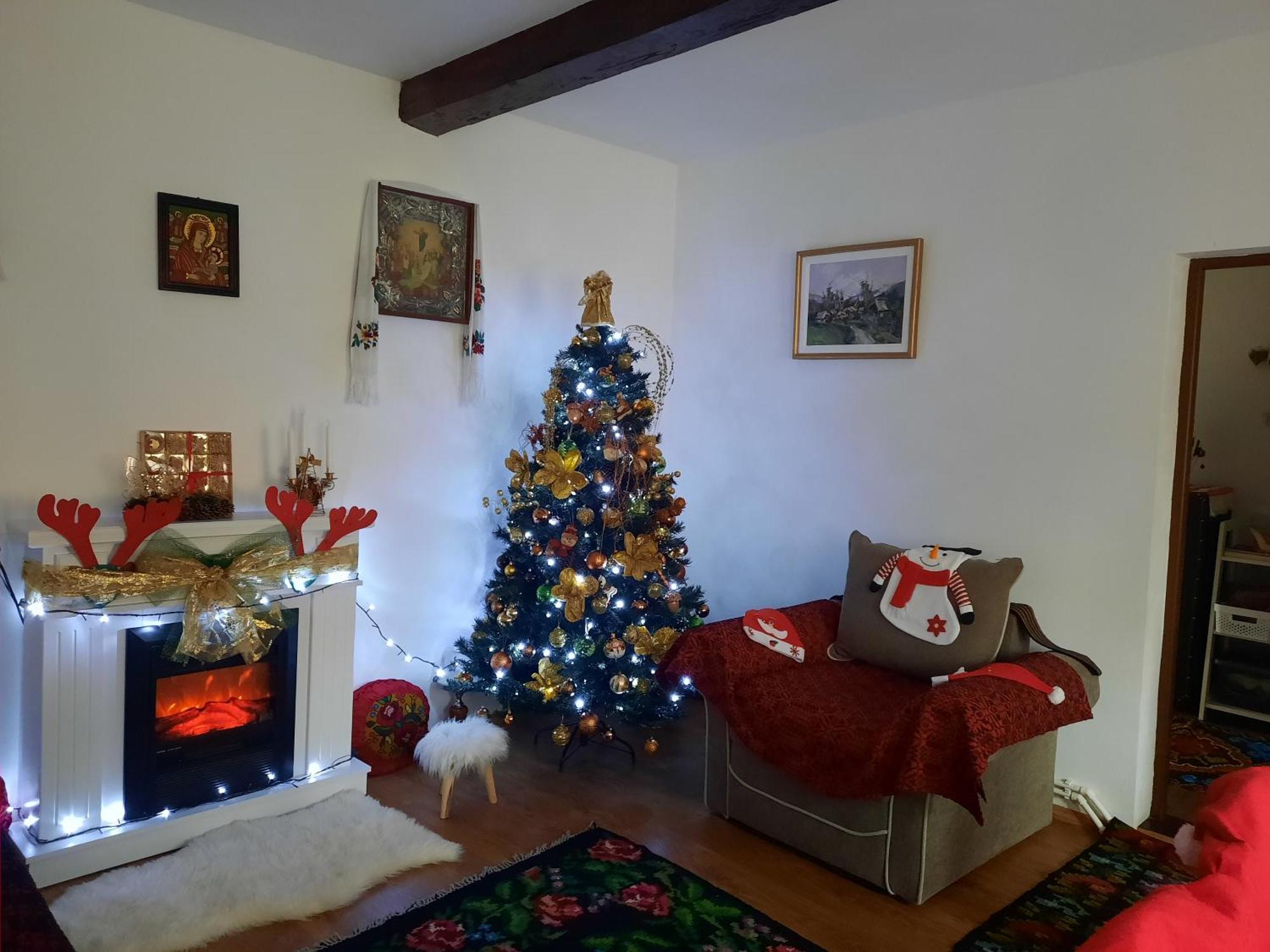 Villa Casa Bunicilor à Ciprian Porumbescu Extérieur photo